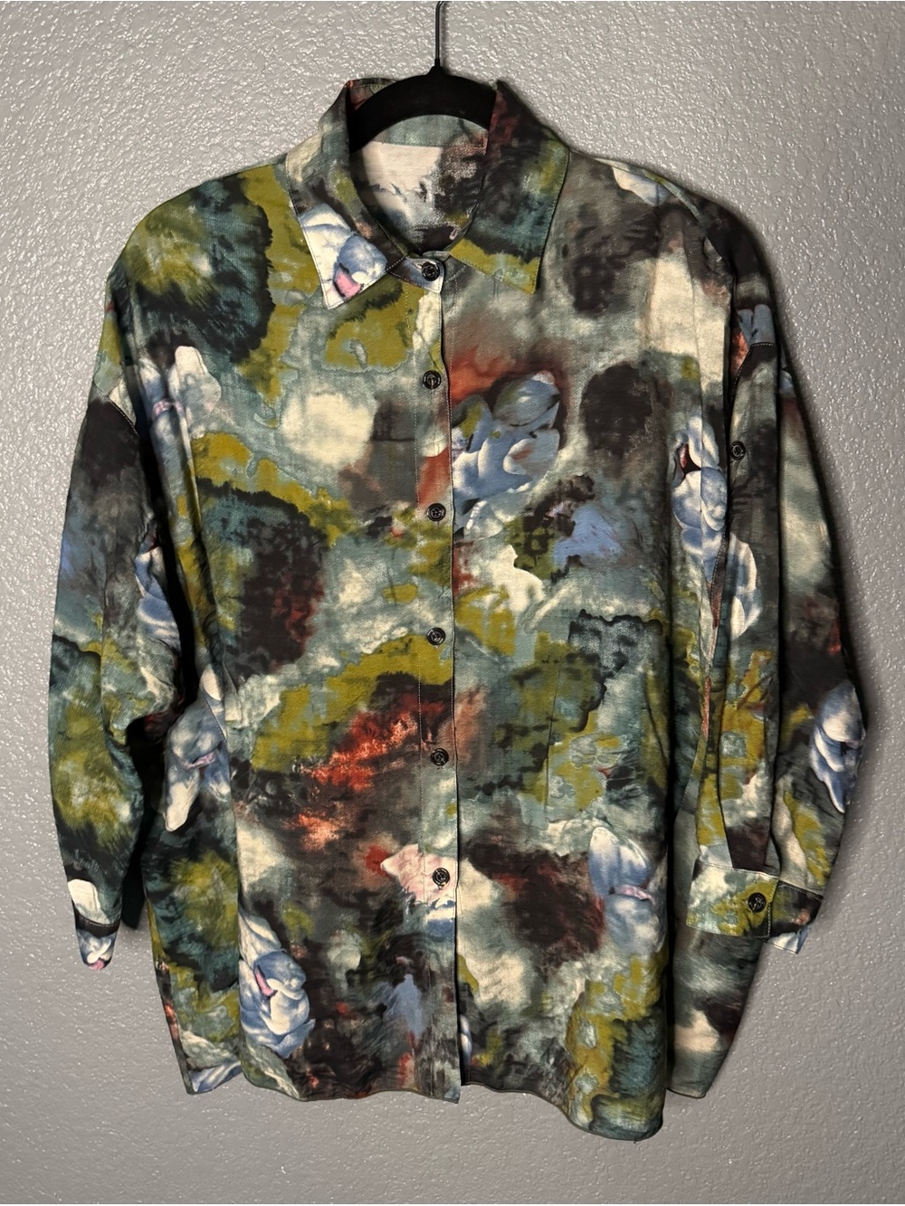 3potato Women's Multicolor Abstract Button-Down Shirt